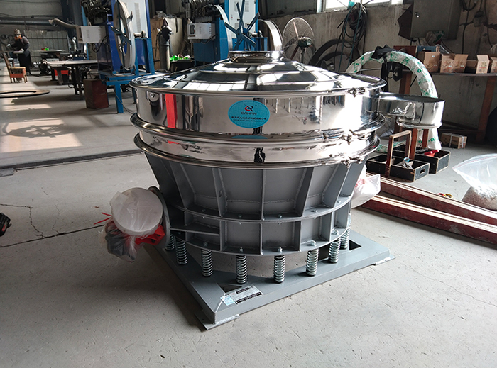 直徑1000mm直排篩與物料接觸的部分為304不銹鋼材質(zhì)適合篩分一些食品，化工，醫(yī)藥等行業(yè)的篩分要求。