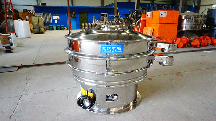 藕粉振動篩適用于很多種不同的行業(yè)，對于物料多的篩分適用還是比較廣泛的。